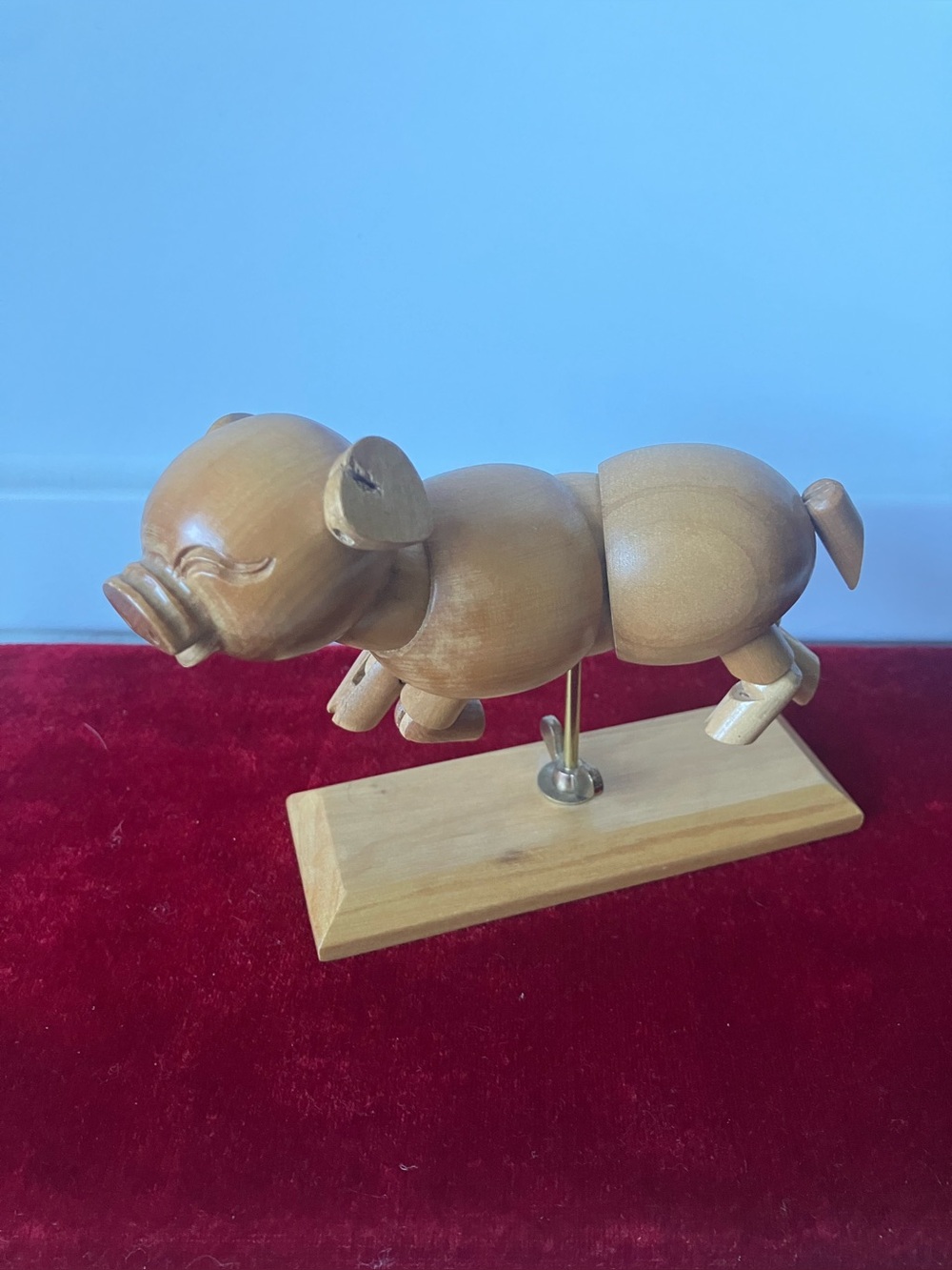 Articulated Wooden Pig Manikin Artist Model Jointed Poseable Figure Stand.